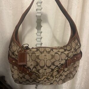 ✨SOLD Coach Signature Canvas Shoulder Bag in Khaki and Brown